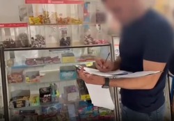 Астраханские полицейские изъяли около 80 единиц нелегального алкоголя