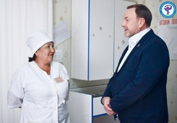 Астраханский министр здравоохранения проверил ход строительства нового ФАПа
