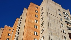 В Астрахани девушка погибла при падении с 9 этажа