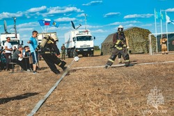 В Астрахани прошёл матч по пожарному мини-футболу