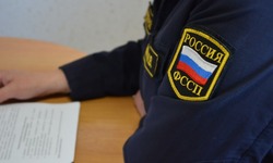 Астраханку незаконно уволили из-за ухода в декрет