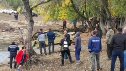 В Астраханской области из реки достали автомобиль с телом мужчины
