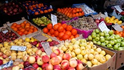 Сколько стоят фруктовые и овощные салаты в Астрахани