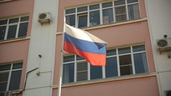 Игорь Бабушкин поздравил жителей Астраханской области с Днём флага России