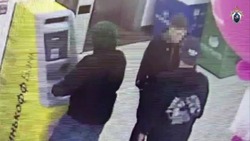 На астраханца на улице Савушкина напали двое несовершеннолетних