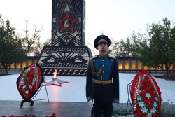 В Астрахани возложили цветы к обновлённому обелиску в честь героев Великой Отечественной войны