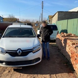 Астраханский таксист обвиняется в краже денег со счёта клиентки