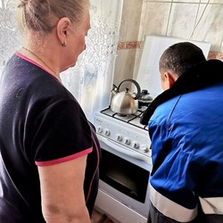 В пострадавшем от взрыва доме в Камызяке восстанавливают газоснабжение