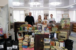 Астраханцы могут подарить книги бойцам на передовой