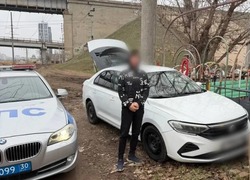 Астраханец заменил госзнак на иномарке табличкой с надписью 