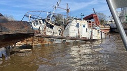 В Приволжском районе обнаружено затонувшее судно
