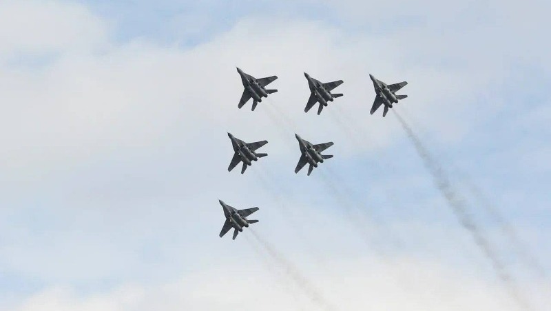 Игорь Бабушкин поздравил астраханцев с Днём Военно-воздушных сил РФ