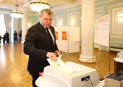 Первым проголосовавшим на выборах президента в Астраханской области стал Игорь Бабушкин