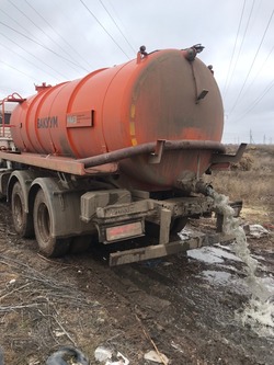 В астраханском селе зафиксировали слив отходов на почву
