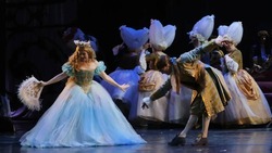 В Астрахани прошла благотворительная новогодняя ёлка для детей