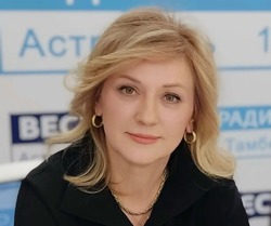 Врач из Астрахани спасла жизнь пассажирке самолёта