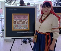 На карте России вышили Астраханскую область