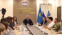 Игорь Бабушкин наградил волонтёров Икрянинского района