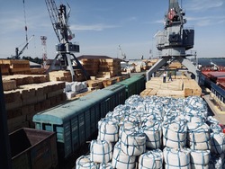 Морские порты Астраханской области увеличили грузооборот