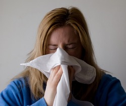 Астраханцам рассказали, как отличить COVID-19 от гриппа и ОРВИ