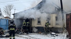 В Трусовском районе Астрахани тушат крупный пожар