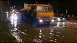 За прошедшую ночь с астраханских улиц откачали более 380 кубометров воды