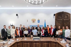 Игорь Бабушкин поздравил астраханских активистов с Днём добровольца