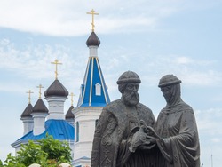 Игорь Мартынов поздравил астраханцев с Днём семьи, любви и верности