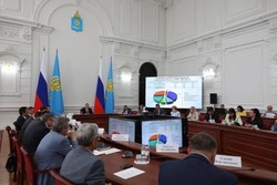 Вырученные на сокращении госаппарата средства направят на поддержку астраханских участников СВО