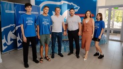  Астраханцы отправили свыше 20 тонн питьевой воды жителям Донецка