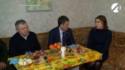 Депутат Госдумы посетил семью астраханского участника СВО