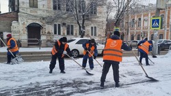 Астраханские коммунальщики усилили уборку снега 