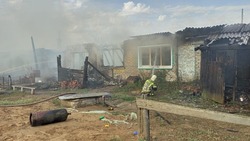 В Астраханской области горел многоквартирный дом