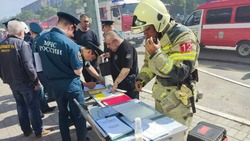 В МЧС уточнили информацию по поводу горящего ТЦ в Астрахани