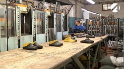 Астраханскому заводу резиновой обуви требуются сотрудники
