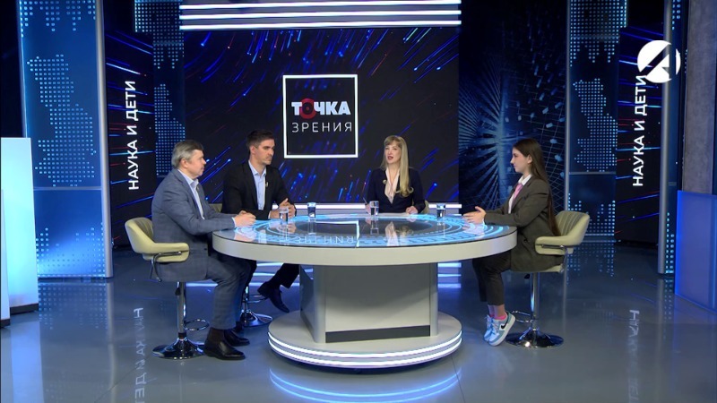 Илья Воеводин, Артём Сухоносов и Ариана Седики