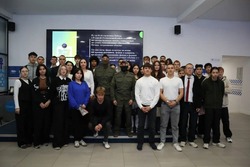 Астраханские бойцы СВО провели патриотическую беседу со студентами
