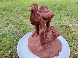 Верблюды Мишка и Машка помогли астраханке выиграть конкурс «Русь мастеровая»