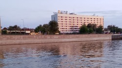 Астраханские спасатели вытащили обессилевшего пловца из Волги