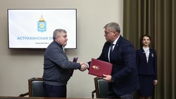 Главы Астраханской и Новгородской областей подписали договор о сотрудничестве регионов