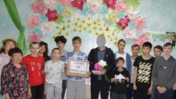 Астраханский боец СВО встретился с воспитанниками центра «Дружба»