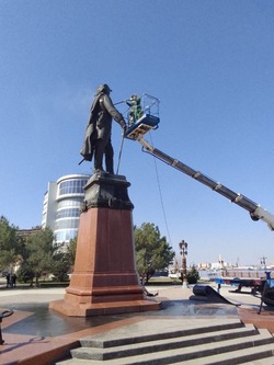 В Астрахани приводят в порядок памятники и мемориалы