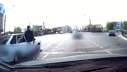 В Астрахани двух нарушителей ПДД оштрафовали благодаря видеозаписи