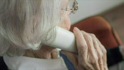 Астраханец помог телефонным мошенникам обмануть четырёх пенсионерок