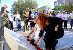 В Астрахани почтили память жертв теракта на Кировском рынке