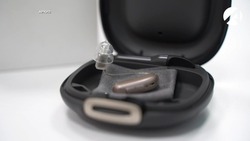 Астраханским детям с нарушением слуха подарили слуховые аппараты