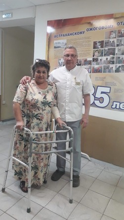 Упавшую в яму с кипятком астраханку выписали из больницы