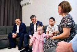 Спикер Думы Астраханской области посетил близких героя СВО