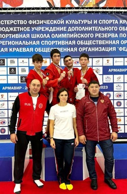 Астраханские самбисты завоевали на соревнованиях четыре медали