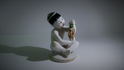 В Астраханской области открыли выставку советских статуэток